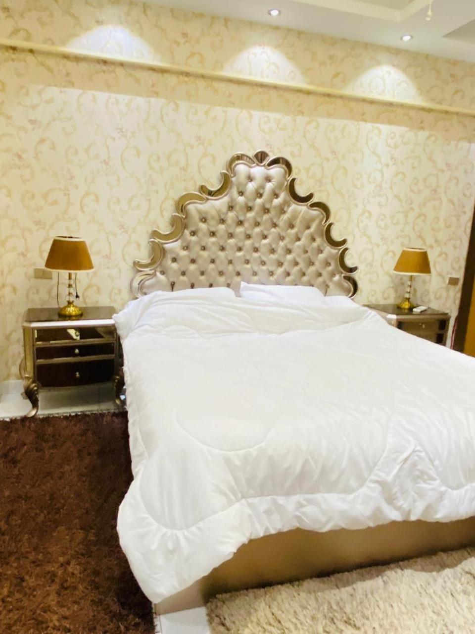 مفروش للإيجار الشهري او اليومي بـ ميدان المساحة الدقي Apartment
